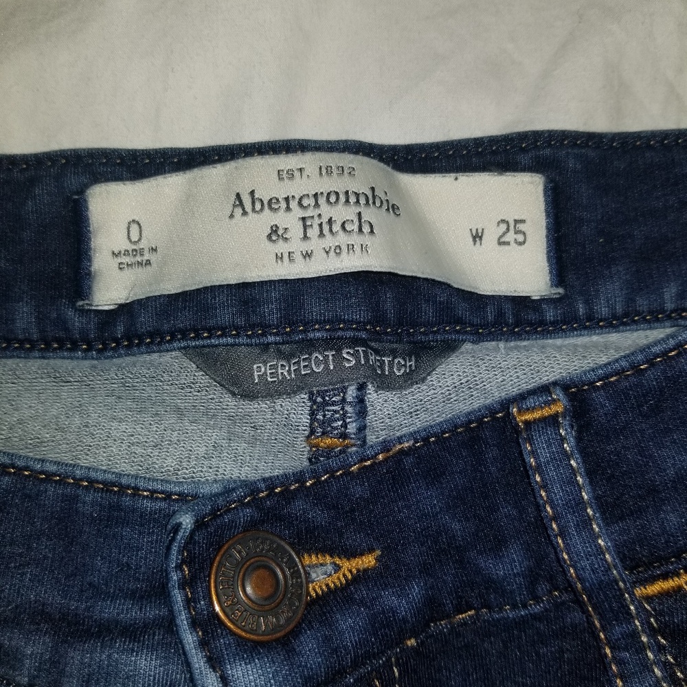 🌵👖 A&F Jeans👖🌵 - Picture 2 of 3